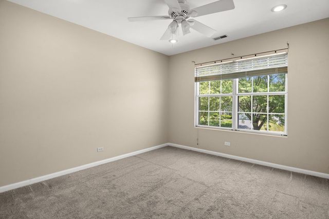 345 Mayfair Lane, South Elgin, IL 60177