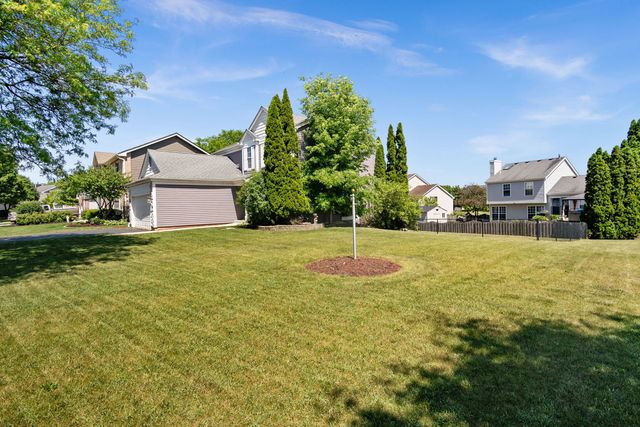 345 Mayfair Lane, South Elgin, IL 60177