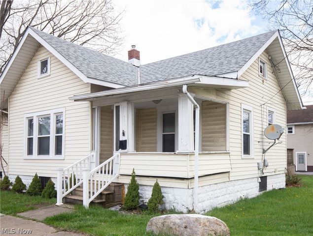 2391 27th Street SW, Akron, OH 44314