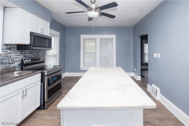 2391 27th Street SW, Akron, OH 44314