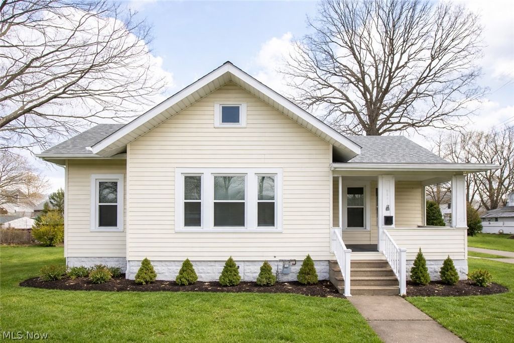 2391 27th Street SW, Akron, OH 44314