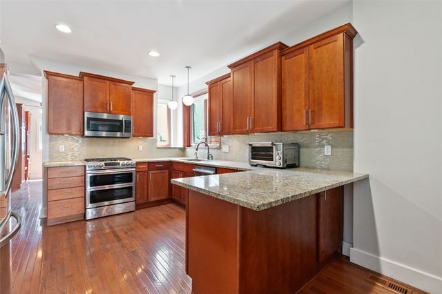 119 S 13th St, South Side, PA 15203