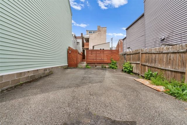 119 S 13th St, South Side, PA 15203