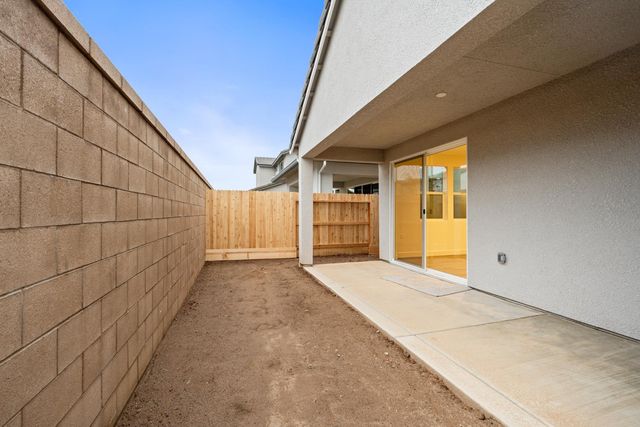 380 Huckleberry Road S, Madera, CA 93636