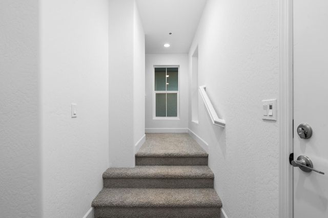 380 Huckleberry Road S, Madera, CA 93636