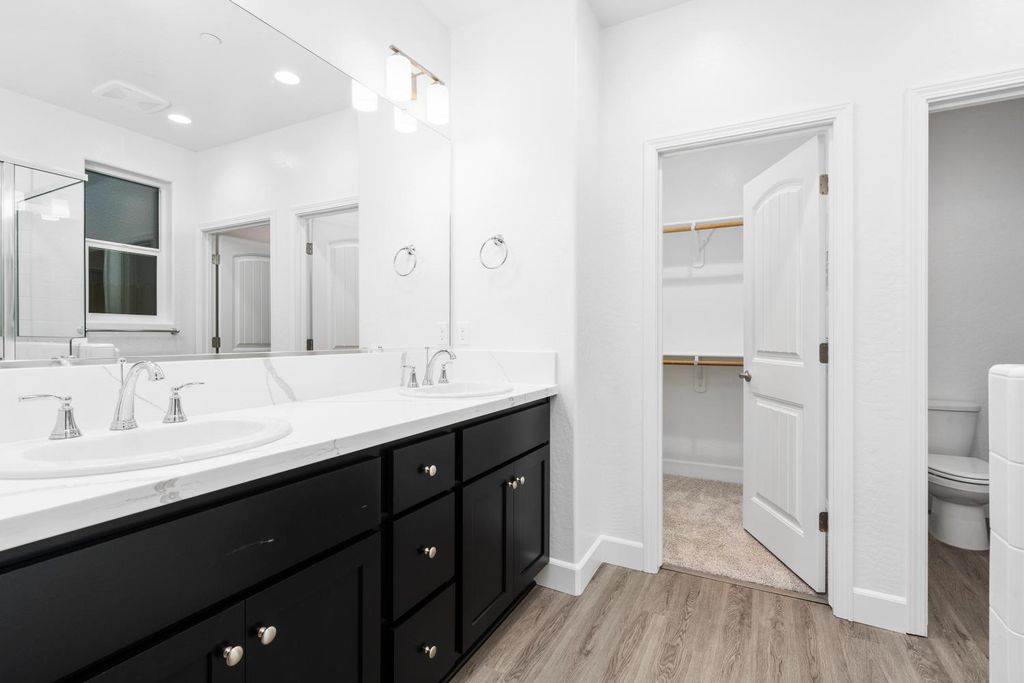 Image 10 of property listing at 380 Huckleberry Road S, Madera, CA 93636