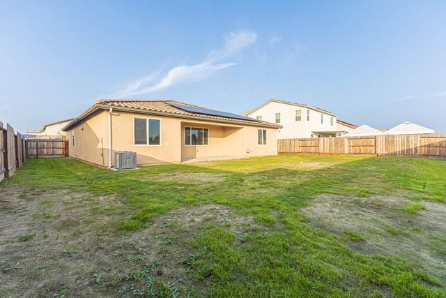 782 Skansen Street, Kingsburg, CA 93631