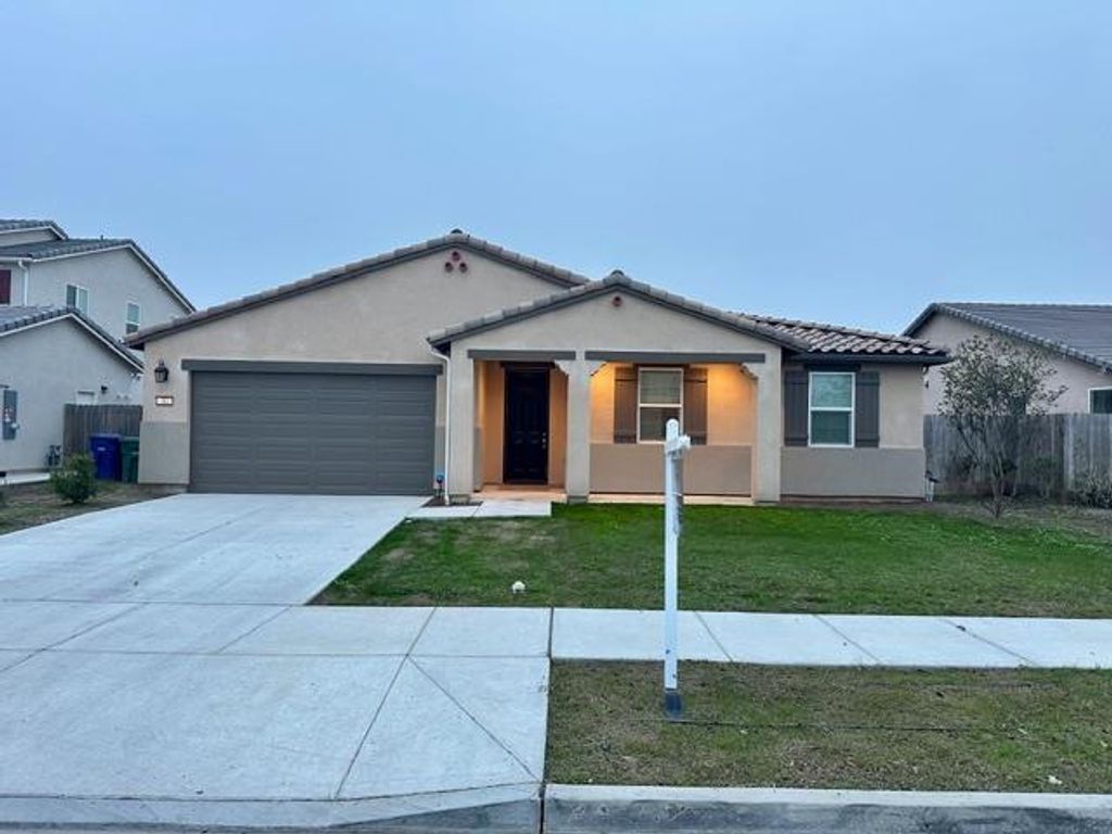 782 Skansen Street, Kingsburg, CA 93631