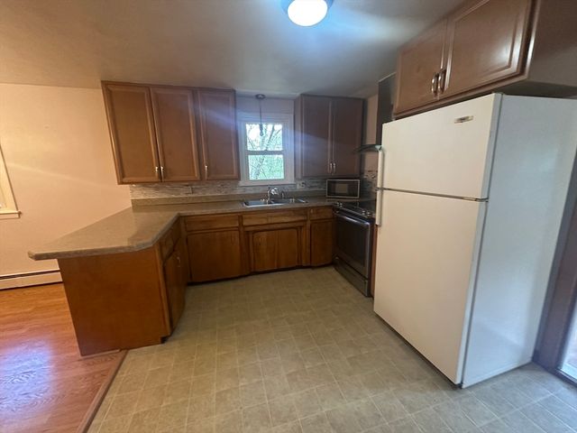 242-244 Highland St 2, Northbridge, MA 01532