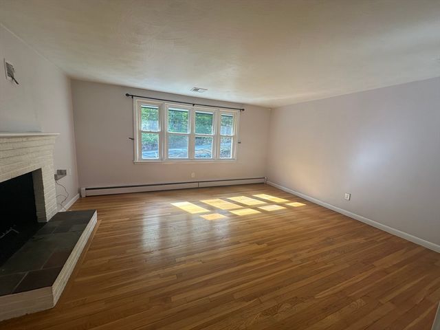 242-244 Highland St 2, Northbridge, MA 01532