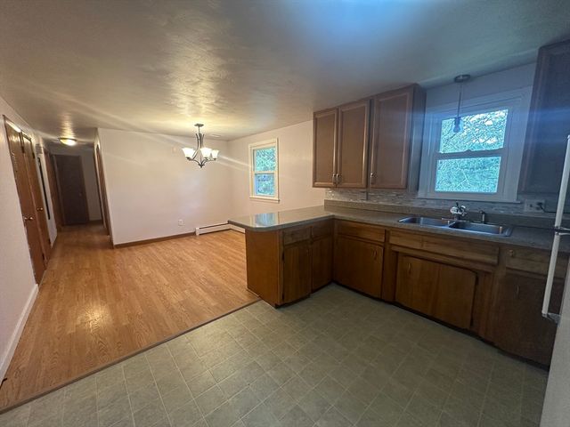 242-244 Highland St 2, Northbridge, MA 01532