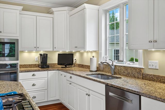 552 Michael Lane, Williston, VT 05495