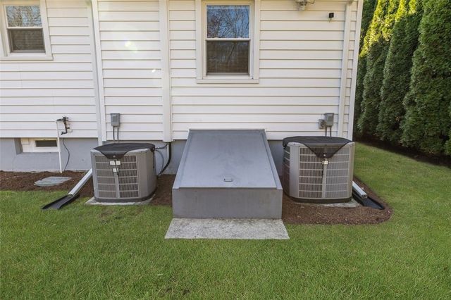 117 Moccasin Trail, Cranston, RI 02921