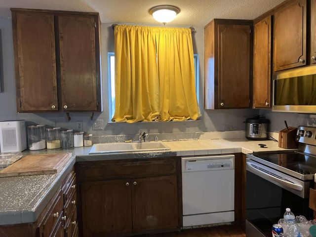 5638 Kermit Ln, Stockton, CA 95207