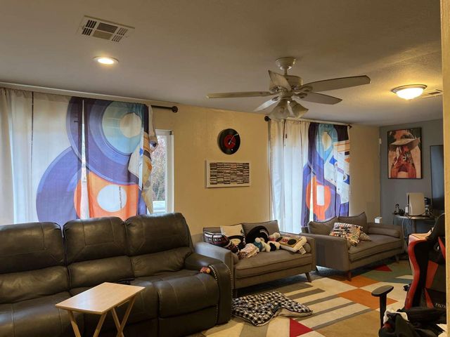 5638 Kermit Ln, Stockton, CA 95207