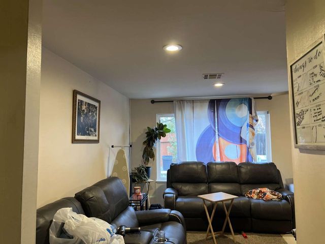 5638 Kermit Ln, Stockton, CA 95207