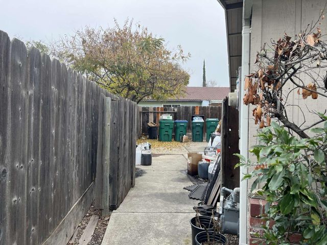 5638 Kermit Ln, Stockton, CA 95207