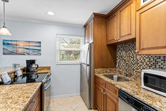 535 68TH AVENUE 1, St Pete Beach, FL 33706