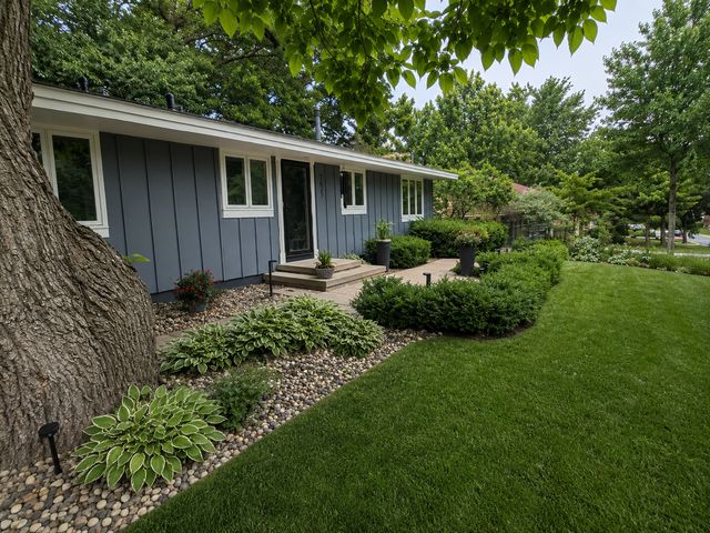 3633 Flag Avenue N, New Hope, MN 55427
