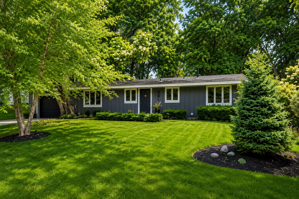 3633 Flag Avenue N, New Hope, MN 55427