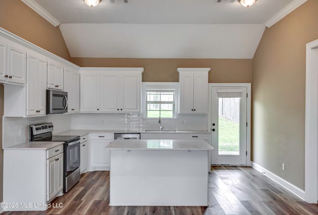 406 Silver Hill Drive, Pearl, MS 39208