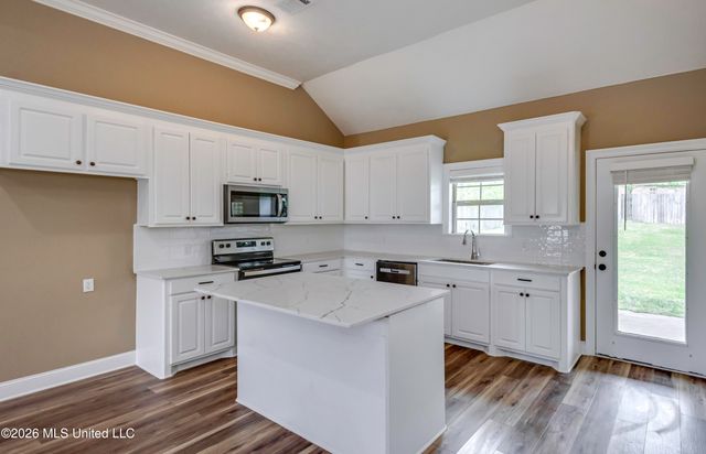 406 Silver Hill Drive, Pearl, MS 39208