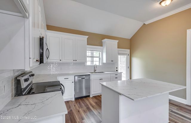 406 Silver Hill Drive, Pearl, MS 39208