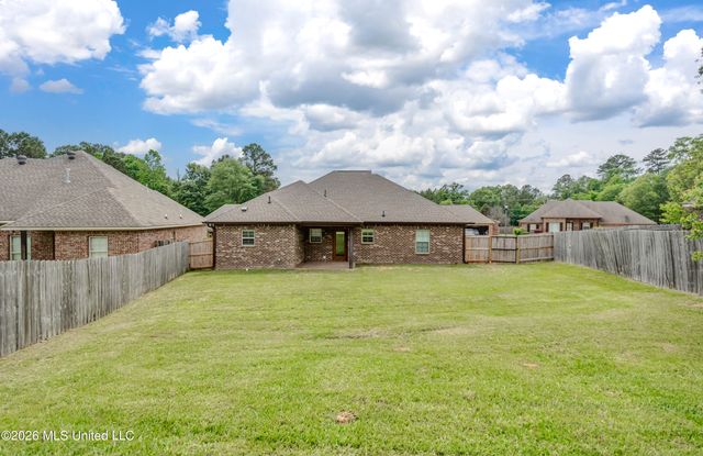406 Silver Hill Drive, Pearl, MS 39208