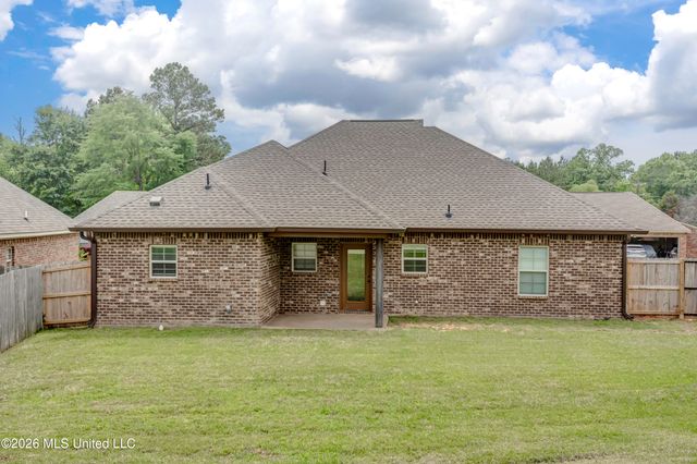 406 Silver Hill Drive, Pearl, MS 39208