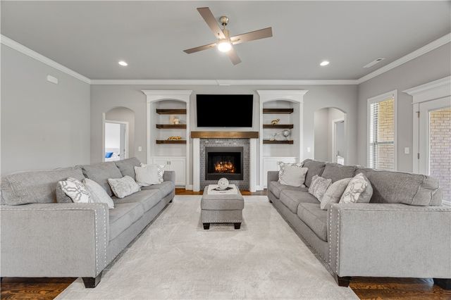 1741 Cherrie Street, Bentonville, AR 72713