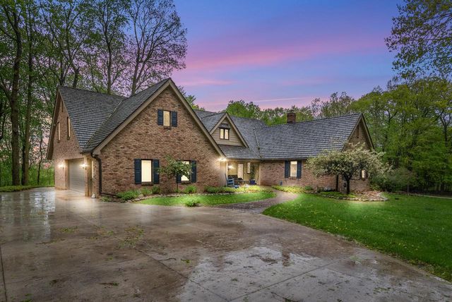 5710 Paradise Ridge STREET, West Bend, WI 53095
