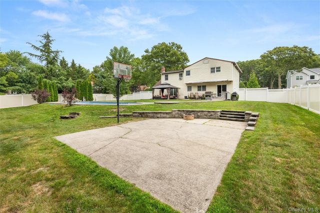 24 Walnut Street, Coram, NY 11727