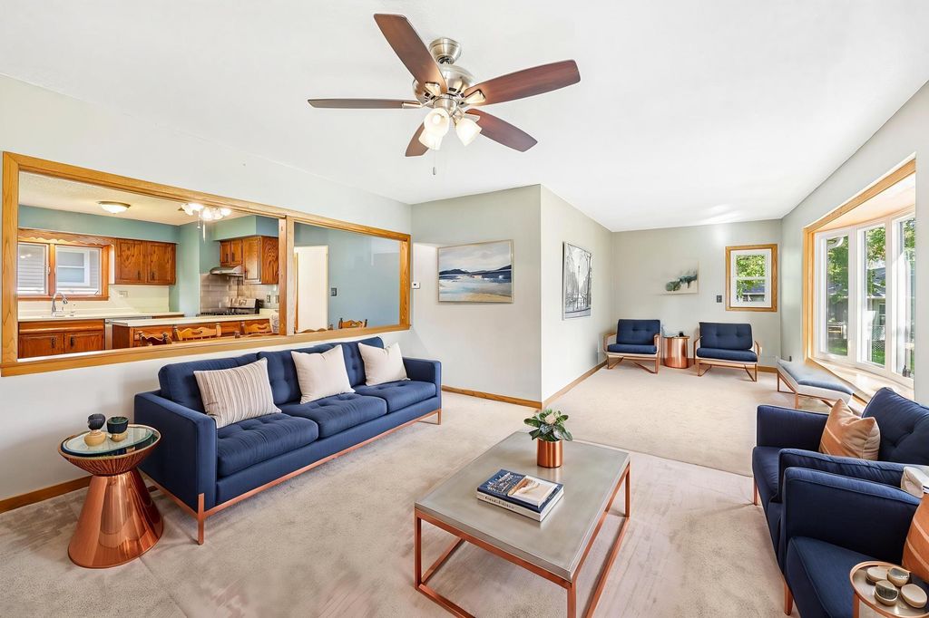 2347 Western Avenue N, Roseville, MN 55113 — photo 2