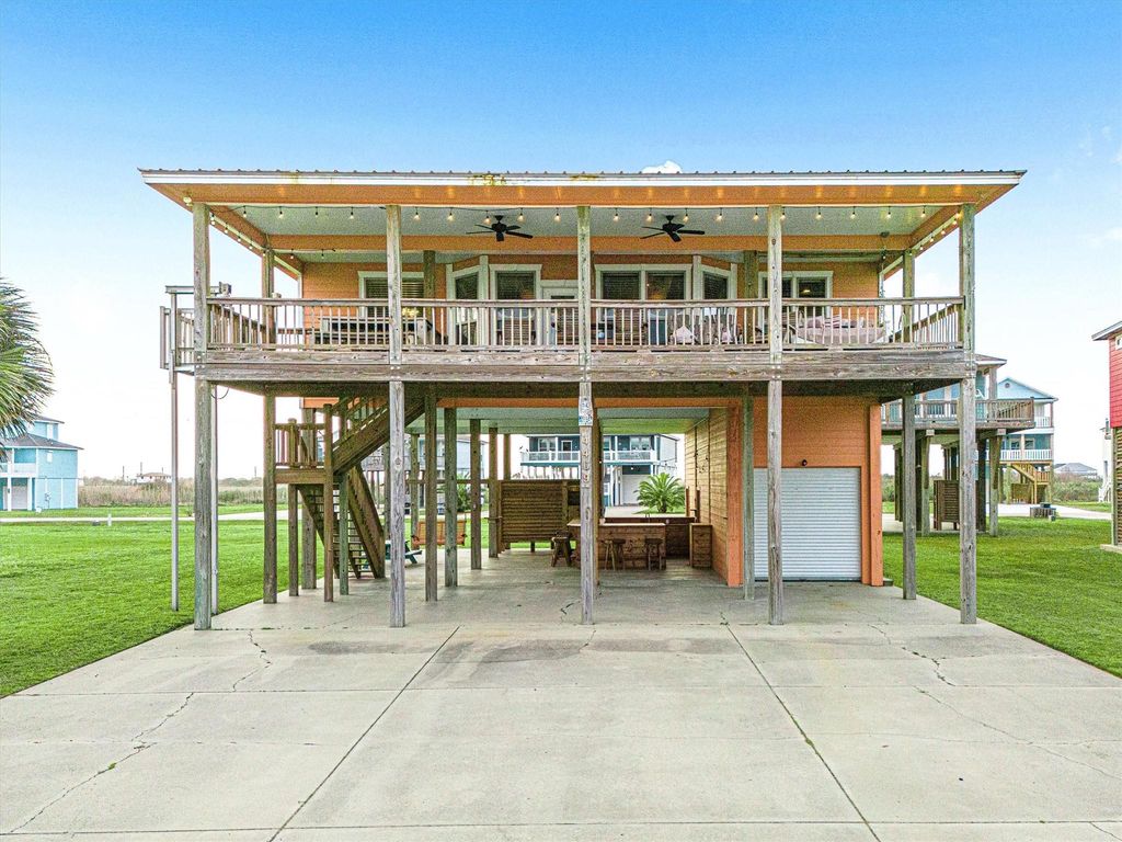 4409 Whaler Lane, Port Bolivar, TX 77650