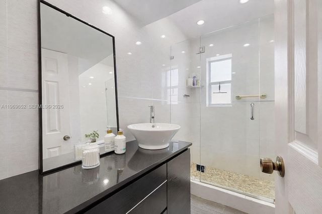 1611 SW 21st St, Miami, FL 33145