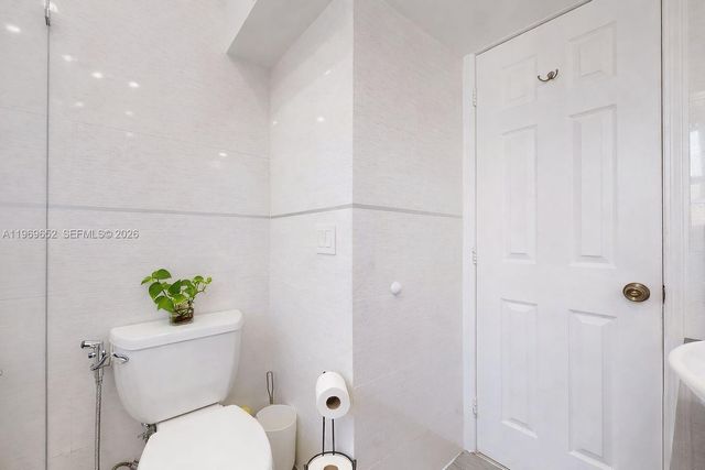 1611 SW 21st St, Miami, FL 33145