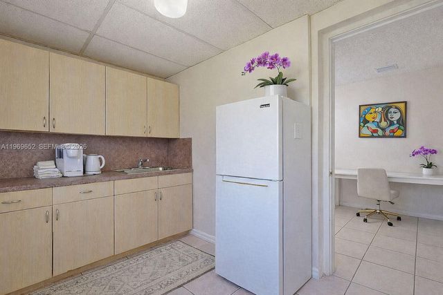 1611 SW 21st St, Miami, FL 33145