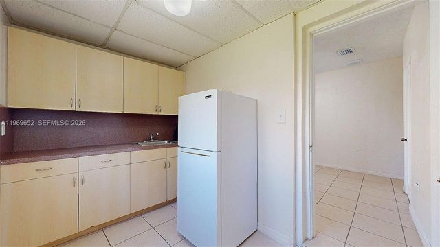 1611 SW 21st St, Miami, FL 33145