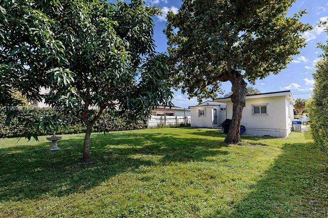 1611 SW 21st St, Miami, FL 33145