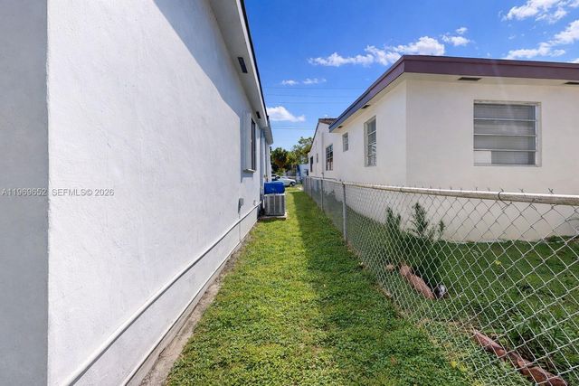 1611 SW 21st St, Miami, FL 33145