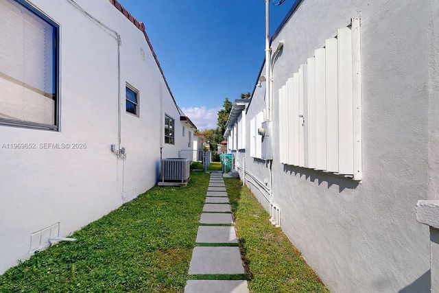 1611 SW 21st St, Miami, FL 33145