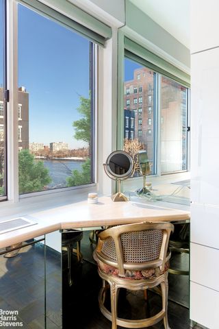 530 E 72nd St Apt 4D, New York City, NY 10021