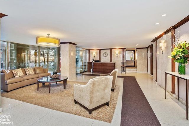 530 E 72nd St Apt 4D, New York City, NY 10021