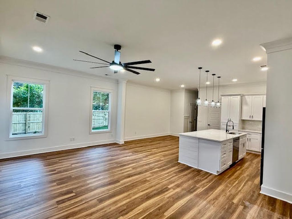 Image 10 of property listing at 2662 Bennett Yard Road, North Charleston, SC 29405