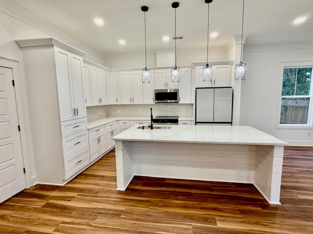 Image 8 of property listing at 2662 Bennett Yard Road, North Charleston, SC 29405