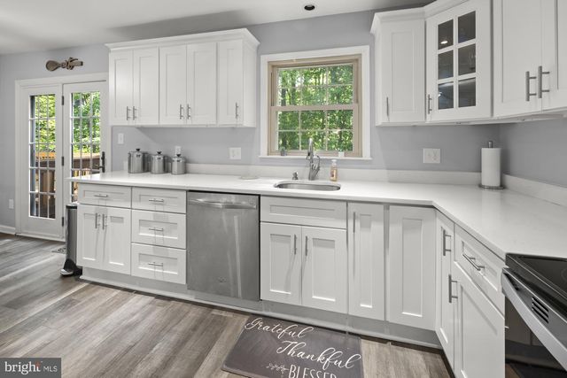 9053 ARMENDOWN DR, Springfield, VA 22152