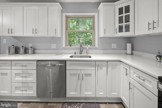 9053 ARMENDOWN DR, Springfield, VA 22152