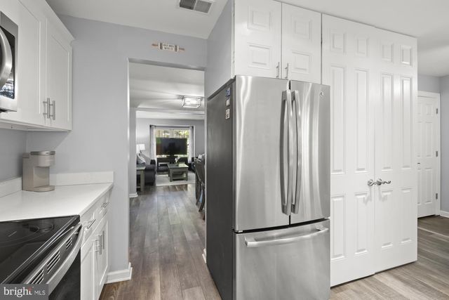 9053 ARMENDOWN DR, Springfield, VA 22152