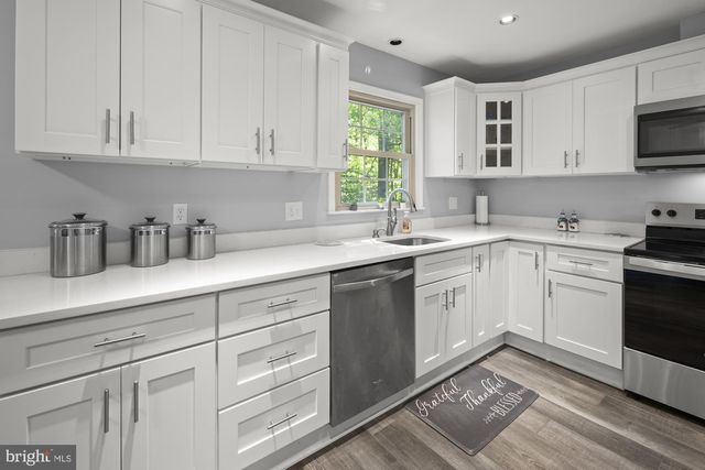 9053 ARMENDOWN DR, Springfield, VA 22152