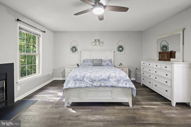 9053 ARMENDOWN DR, Springfield, VA 22152